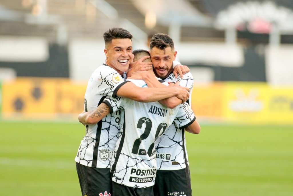 Sylvinho elege vitória sobre o Ceará como ‘melhor performance’ do Corinthians