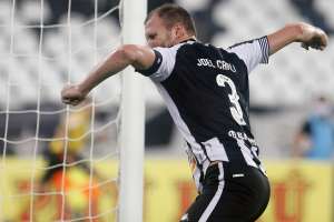 Série B: Joel Carli comemora gol e vê Botafogo no 'caminho certo'