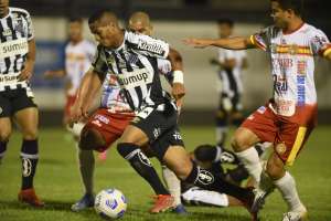 Pará culpa estado do gramado por derrota do Santos: 'Nessas condições, complica'