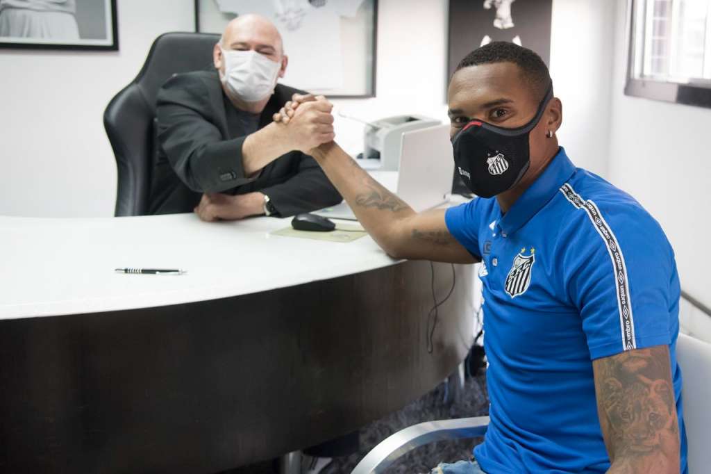 Goleiro renova com o Santos até 2024 e fala em “realização de um sonho”