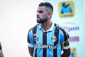 Volante ex-São Paulo e Fluminense anuncia que deixará Grêmio no fim do ano