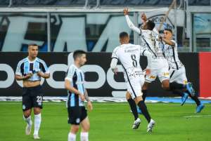 Grêmio 0 x 1 Corinthians - Com gol de Jô, Timão vence fora de casa e segue em ascensão no Brasileirão