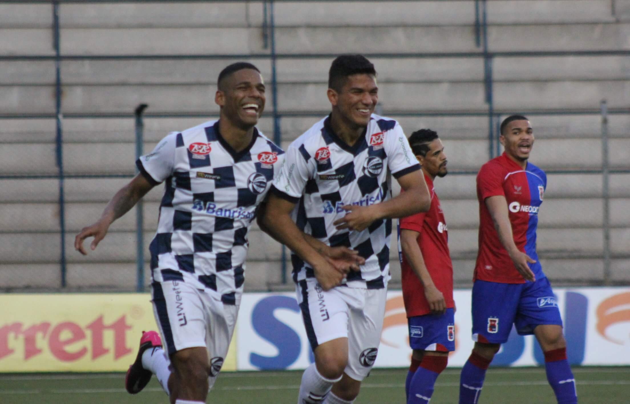 São José-RS 1 x 0 Paraná-PR – Com confusão, Zequinha volta a vencer e Paraná vê degola cada vez mais perto