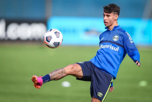 Grêmio e Felipão tentam reconciliação com atacante que teve saída frustrada