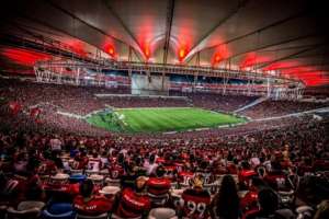 Clubes vão priorizar sócios-torcedores na volta do público aos estádios no Brasil