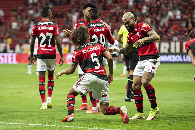 Flamengo após golear na libertadores voltou a ser o melhor time do Bra