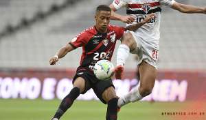 Clube francês oferece R$ 60 milhões por artilheiro do Athletico-PR