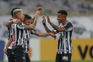 Seleção FI da 16ª rodada do Brasileirão com goleirão do Santos e trio destaque do líder Atlético-MG