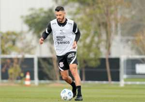 Corinthians relaciona Giuliano, mas Renato Augusto e Cantillo não visitam Santos