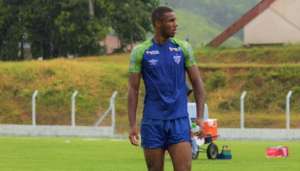 Série B: Avaí 'pune' atacante Jô por assinar pré-contrato com Athletico