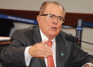 Luto! Ex-presidente do CSA e senador, João Lyra morre, vítima de complicações da Covid-19
