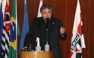 Presidente do São Paulo recebe alta após parar na UTI por causa da Covid-19