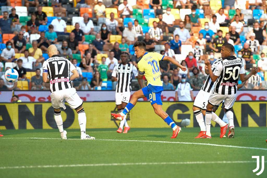 ITALIANO: Cristiano Ronaldo sai do banco, tem gol anulado e não evita empate da Juventus