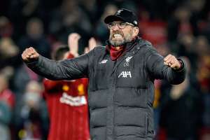 Inglês: Klopp ironiza gastos de PSG, City e Chelsea: 'Eles obviamente não têm limites'