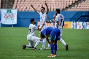 Manaus-AM 2 x 0 Altos-PI - Vitória simples e liderança provisória na Série C