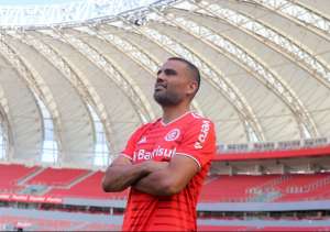 Internacional registra argentino Mercado e pode reforçar defesa contra o Flamengo
