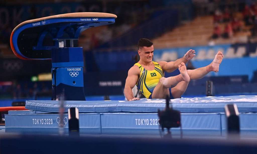 Olimpíadas: Caio Souza erra no salto e termina final da ginástica na última posição