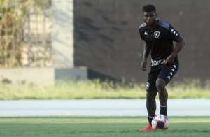 Chapecoense desiste de lateral da Série B após levar 
