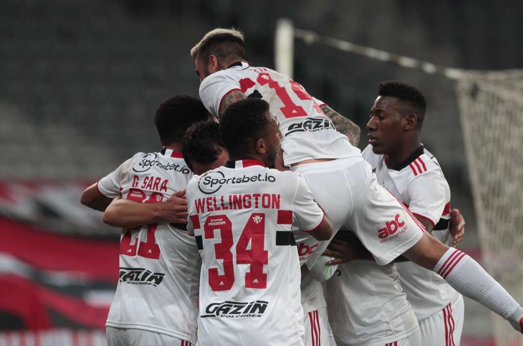 Athletico-PR 1 x 2 São Paulo – ‘Lei do Ex’ tira o Tricolor da zona de rebaixamento