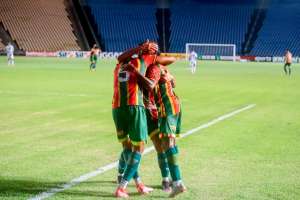Vila Nova 0 x 2 Sampaio Corrêa - Vitória fora para encostar de vez no G4 da Série B!