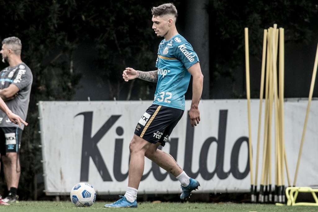 Emiliano Velázquez e Marinho treinam, mas não devem reforçar Santos em Cuiabá