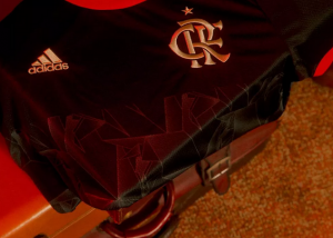 Polícia Civil prende motorista de transportadora suspeito de roubar 500 novas camisas do Flamengo