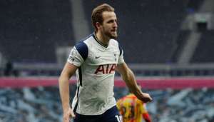 Inglês: Kane volta a treinar com o Tottenham dias antes de duelo contra o Manchester City