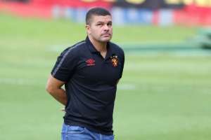 Sport segura Louzer como treinador, mas jogo chave será contra Chape