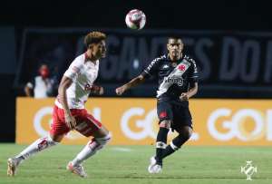 Vasco 1 x 0 Vila Nova - Léo Jabá marca e Vasco dorme no G4 da Série B