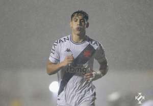 Vitória 0 x 1 Vasco - Vasco leva melhor no 