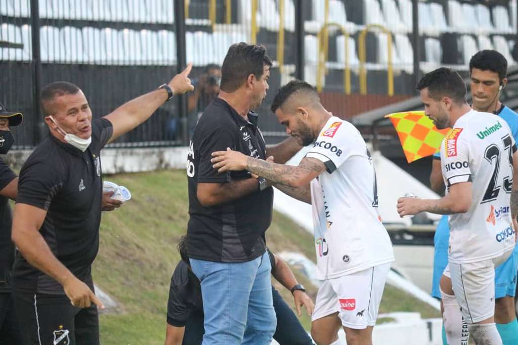 Série D: Ex-treinador do Botafogo-SP comanda goleada histórica do ABC