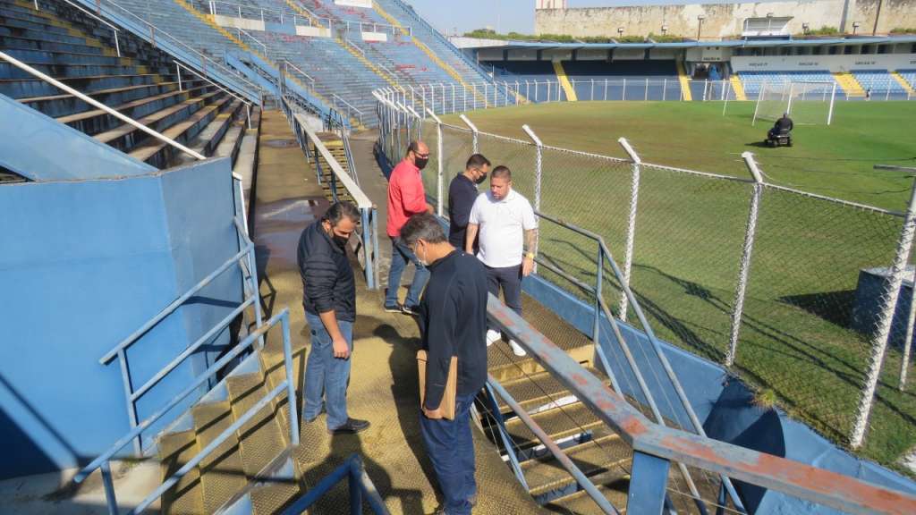 São Caetano recebe engenheiros para avaliarem condição do estádio