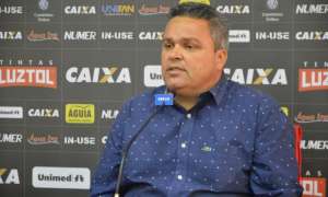 Presidente de clube do Brasileirão compara técnicos brasileiros a treinadores de cachorros: 