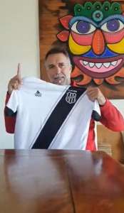 Ex-craque de River, Fiorentina, Roma e Seleção Argentina manda parabéns à Ponte Preta