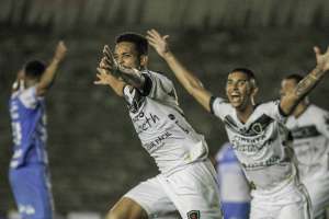 Série C: Polivalente na defesa, Tsunami celebra primeiro gol com o Botafogo-PB