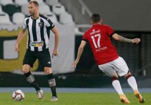 Série B: Botafogo recua busca por zagueiro e tem outras prioridades