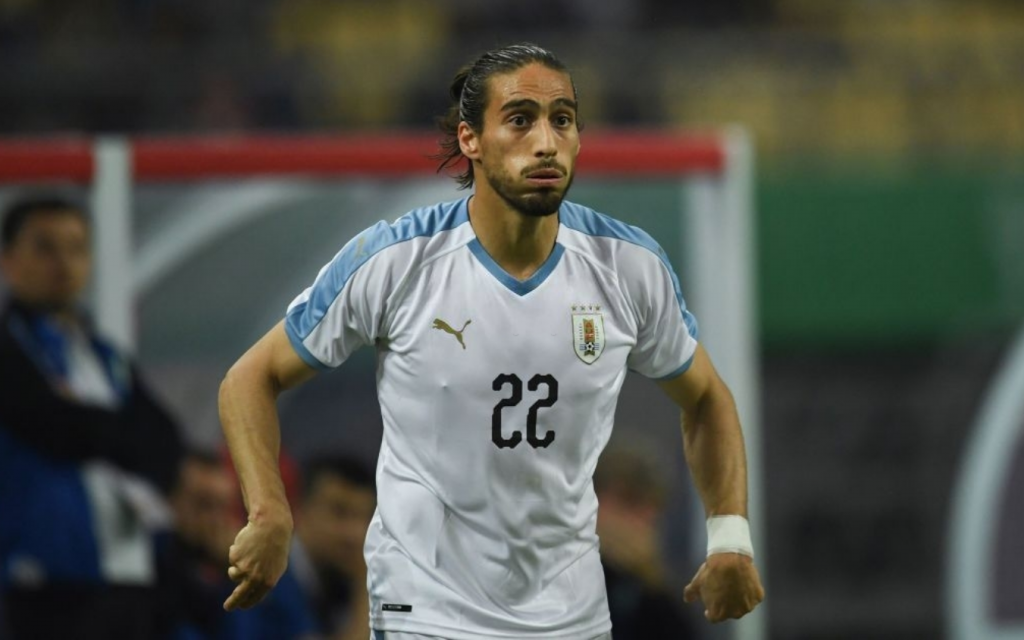 Santos negocia com zagueiro que disputou três copas do mundo pelo Uruguai