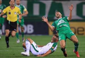 Técnico da Chapecoense vê tecnologia atrapalhando o futebol por 