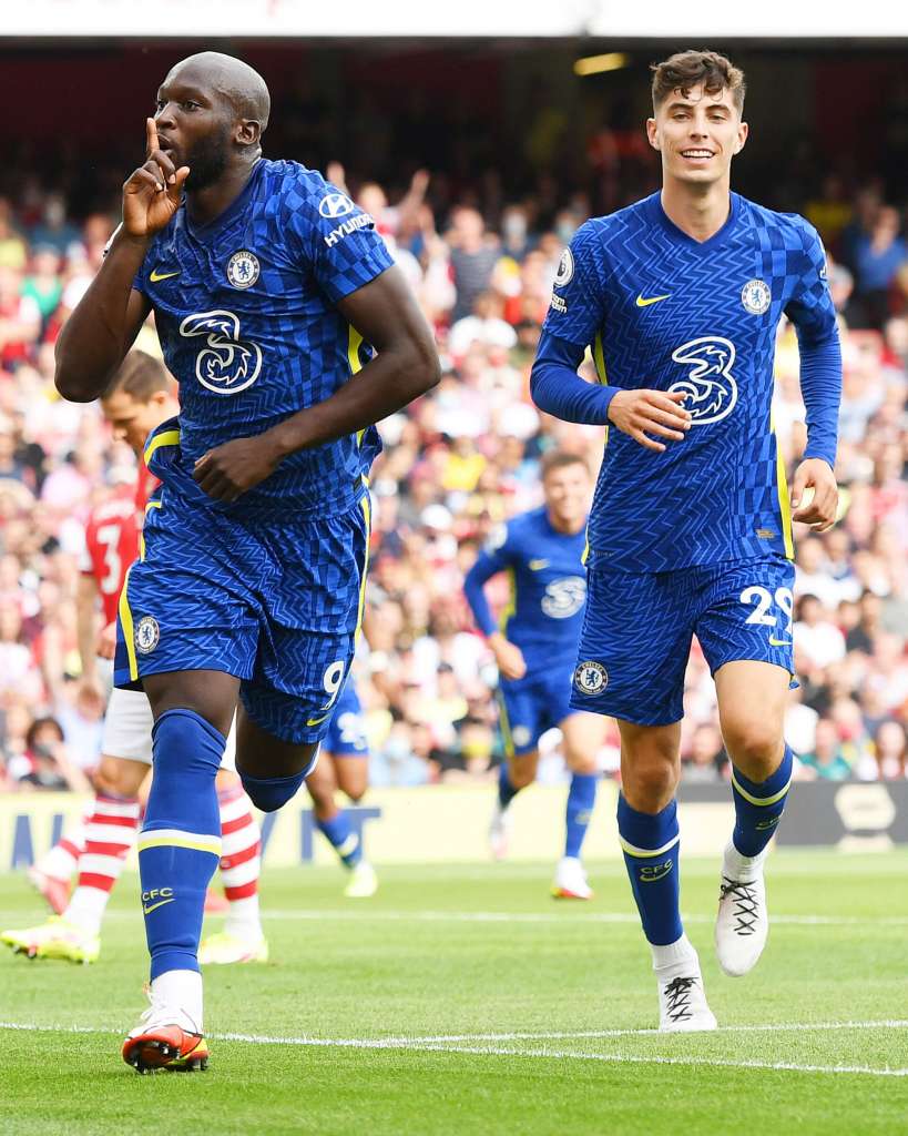 INGLÊS: Lukaku brilha no retorno ao Chelsea, com gol, bola na trave e vitória no clássico