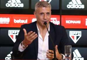 Crespo justifica Benítez no banco do São Paulo: 'Não estava bem fisicamente'