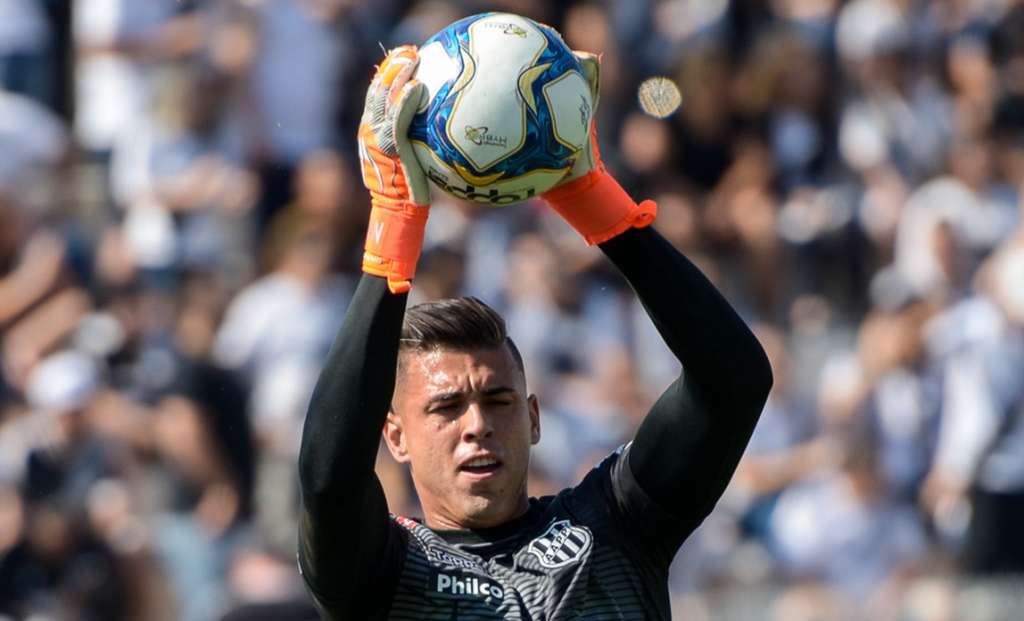 Falhas e ‘frangaços’ do goleiro Ivan têm se repetido na Ponte Preta