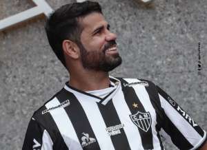 Apresentado no Atlético-MG, Diego Costa elogia torcida: 'Fiquei impressionado'
