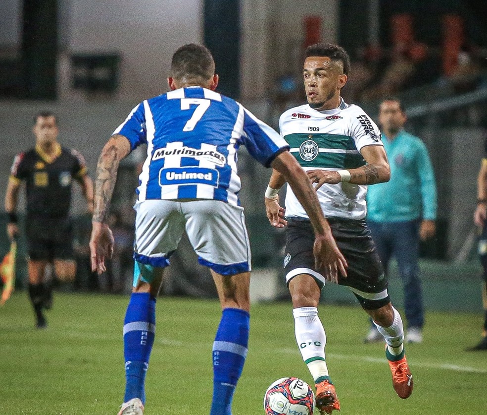 Avaí x Coritiba será o jogo responsável pela estreia do VAR na Série B