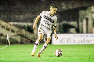 Série C: Mesmo na liderança, meia do Botafogo-PB garante que vai continuar com foco total