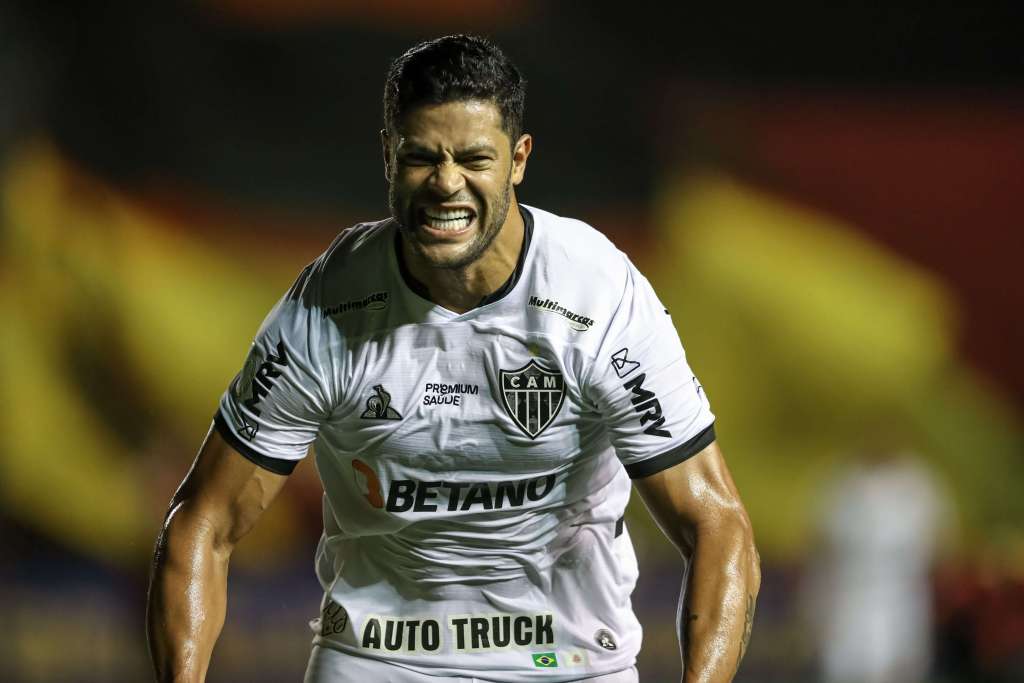 Livre de conjuntivite, Hulk treina e deve jogar pelo Atlético-MG na Copa do Brasil