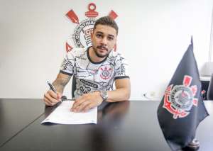Corinthians anuncia contratação de lateral-direito ex-Palmeiras