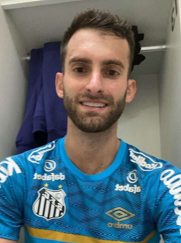 Santos se aproxima ainda mais de atacante ex-Atlético de Madrid