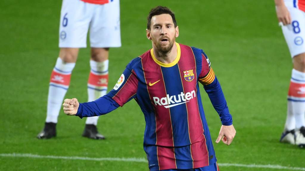 Xavi desconversa sobre volta de Messi ao Barcelona: ‘Deixe-o se divertir no PSG’