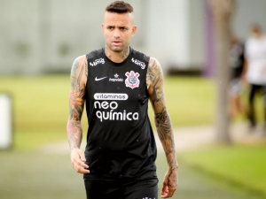 Em pior momento no Corinthians, Luan contrata profissionais para reagir em campo