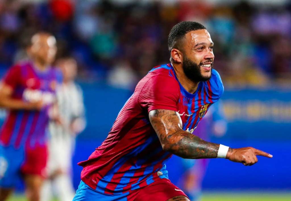 AMISTOSOS: No 1º jogo sem Messi, Barcelona bate Juventus em amistoso; torcida faz homenagem